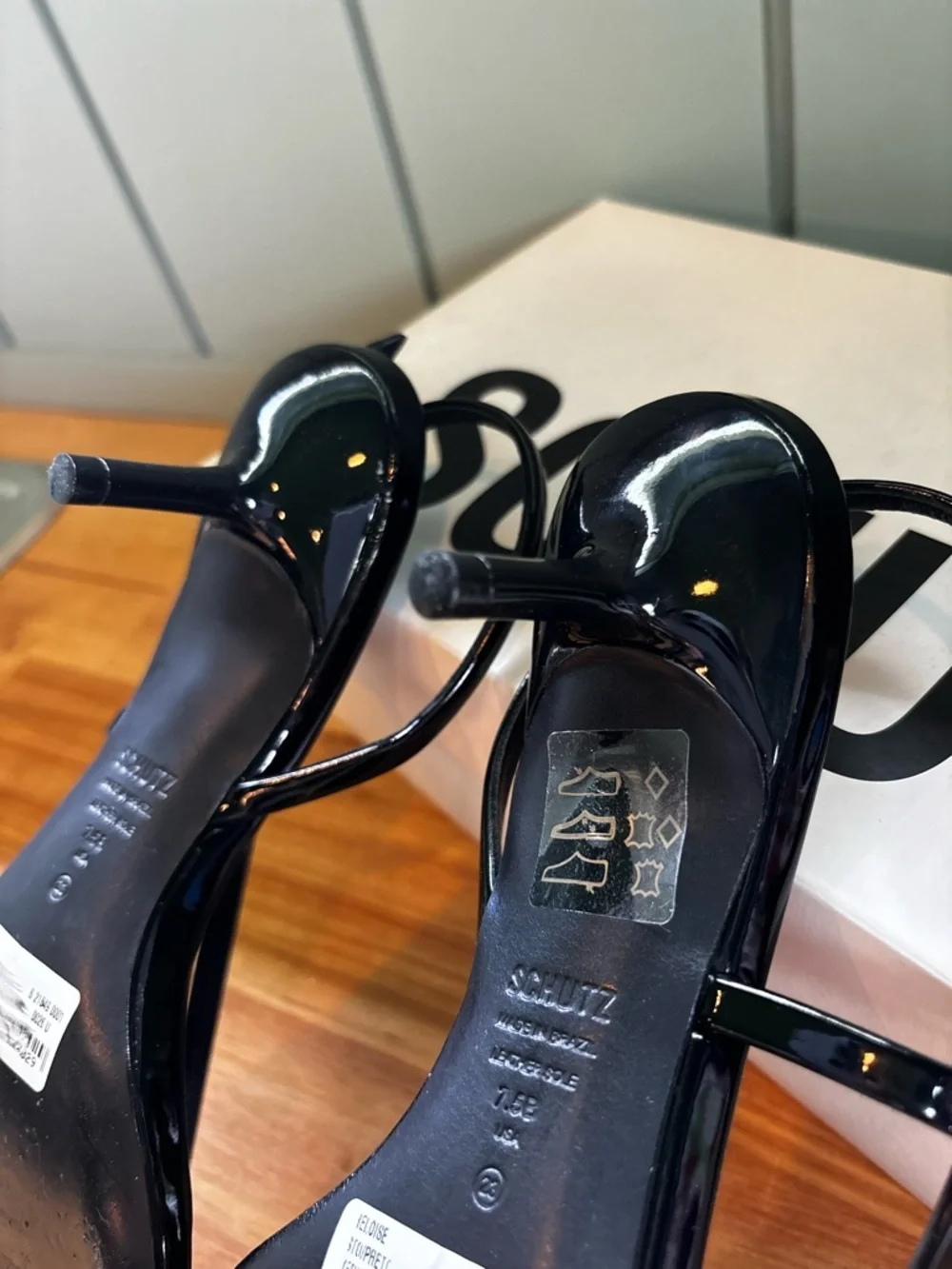SCHUTZ Heloise Black Patent Minimal Strappy Sandal Square Toe Heel 7.5 NIB - Picture 4 of 7